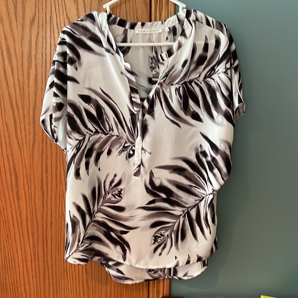 Violet & Claire Black and Cream Blouse Size Medium Business Casual Draped Plants